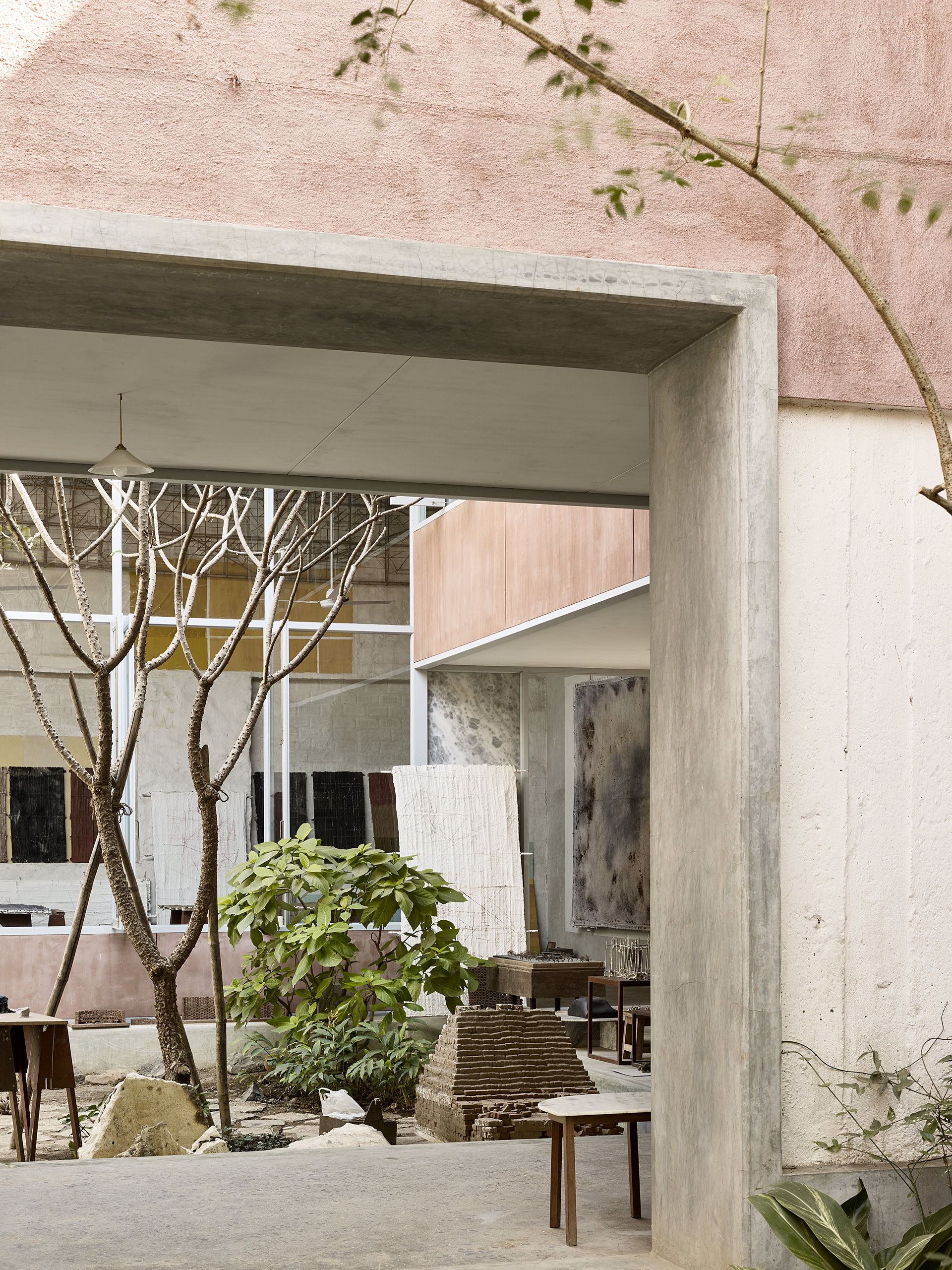 Studio Mumbai, Saat Rasta